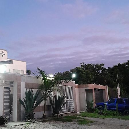 Rooms In Cancun Airport Exterior photo